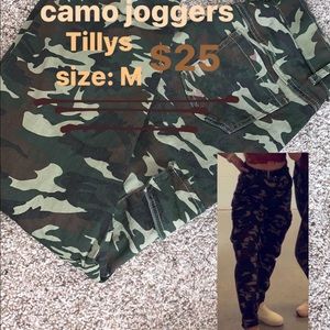 Camouflage joggers